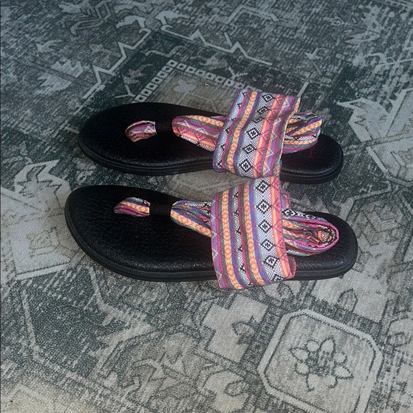 SANUK Women's Yoga Sling 2 Sandals in magenta multi stripe size 9 - Picture 2 of 7